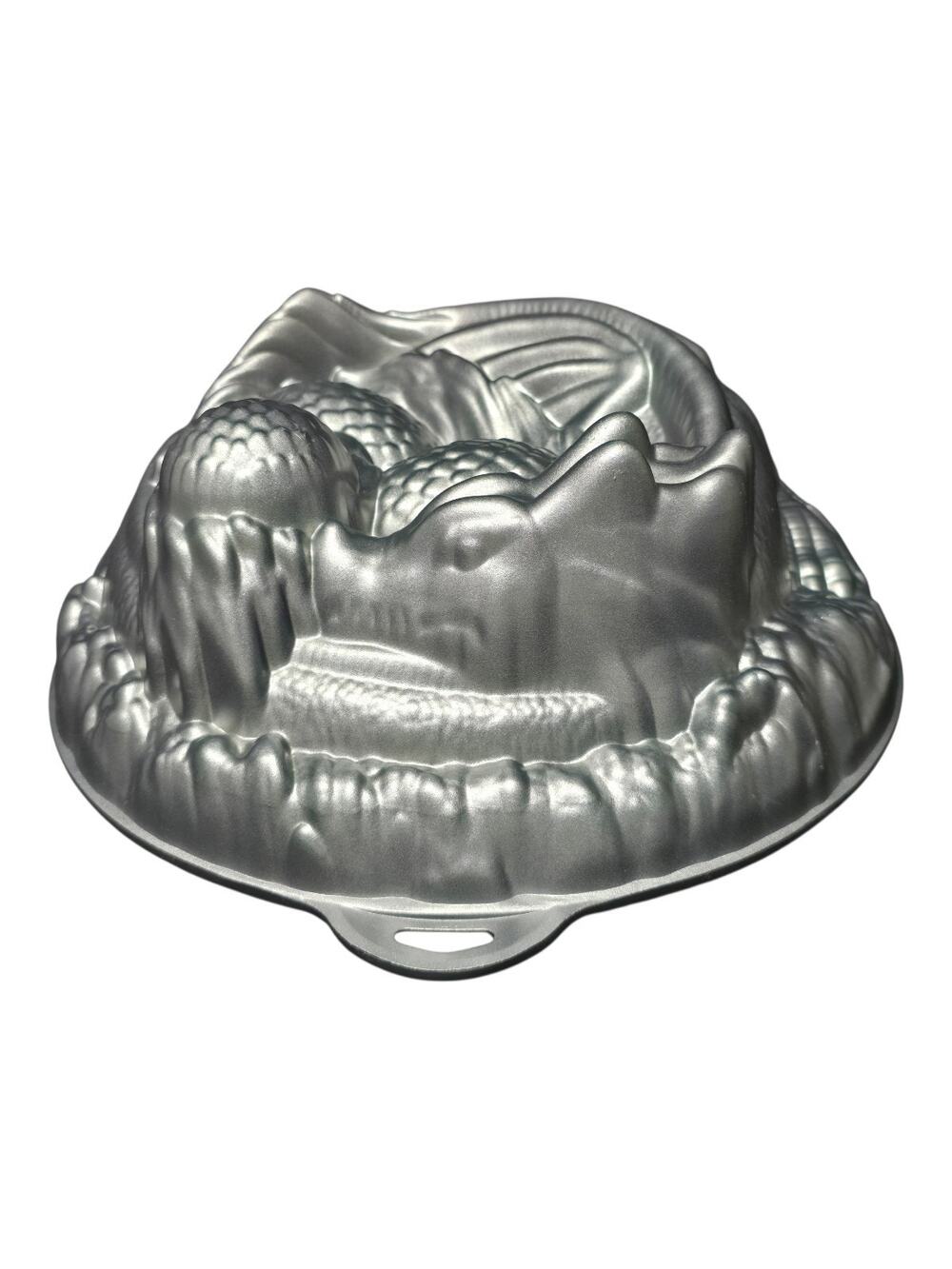 Game Of Thrones Sleeping Dragon With Eggs Cake Pan ThinkGeek Bundt Mold